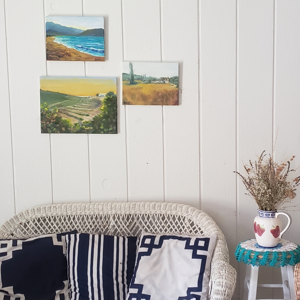 Give a warm feeling to your home with happy paintings